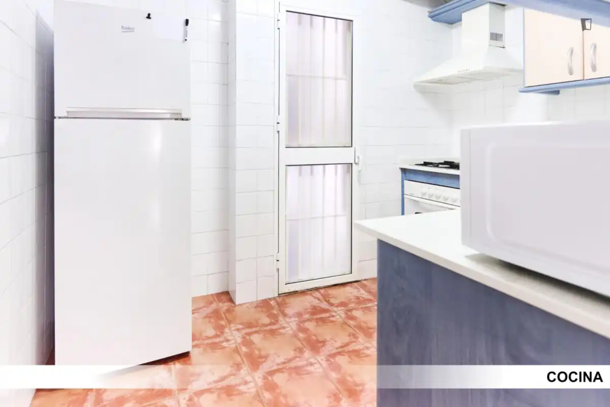 Cuina de Apartament per a compartir en Alcalá de Guadaira amb Aire condicionat, Calefacció i Moblat