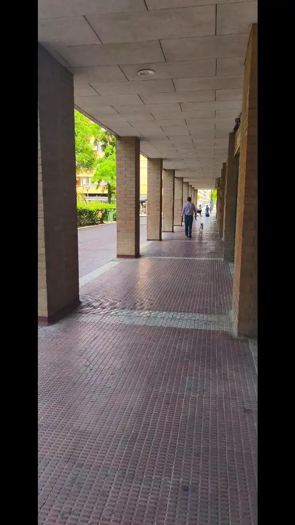 Außenansicht von Geschaftsraum zum Verkauf in Zaragoza mit Möbliert