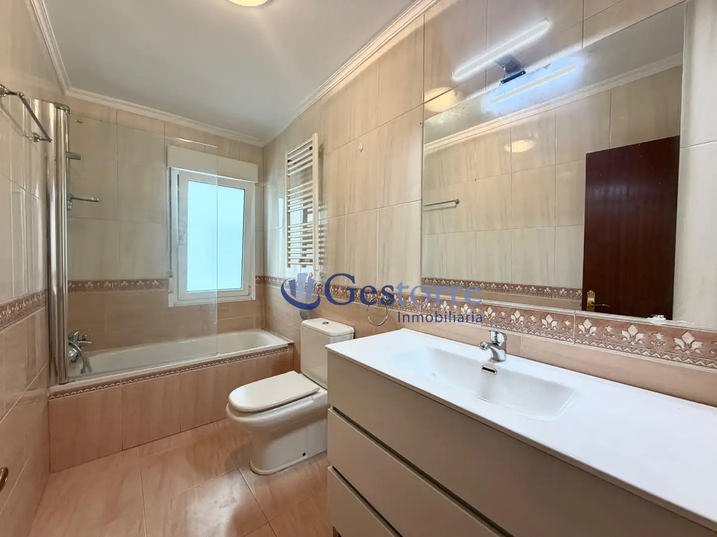 Flat for rent in Oviedo - CL VICTOR HEVIA, Vallobín
