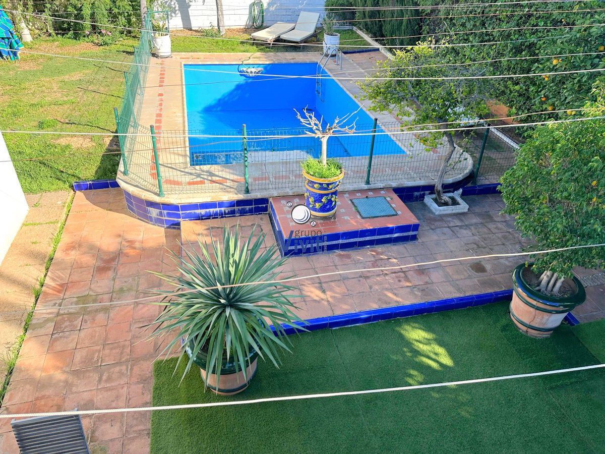 Swimming pool of House or chalet for sale in Alcalá de Guadaira