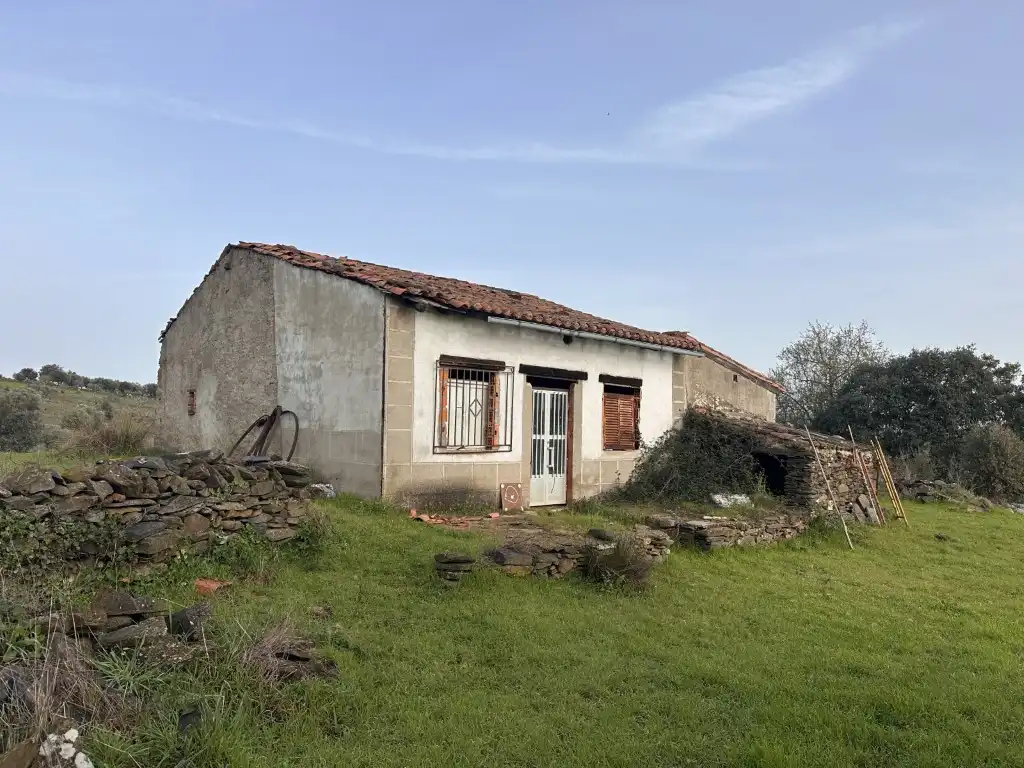 Außenansicht von Country house zum Verkauf in Valencia de Alcántara