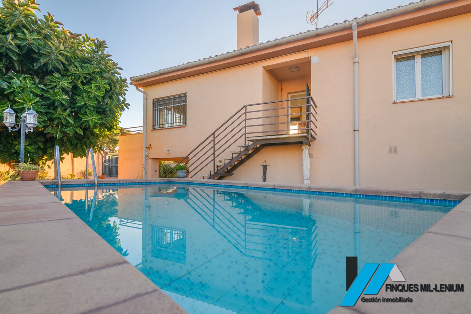 Swimming pool of House or chalet for sale in El Vendrell  with Heating, Private garden and Parquet flooring