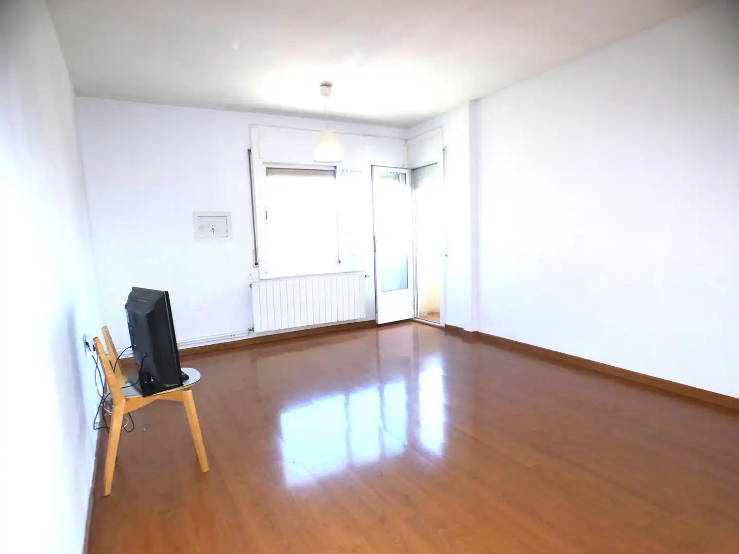 Sala d'estar de Pis en venda en Terrassa amb Calefacció, Forn i Balcó