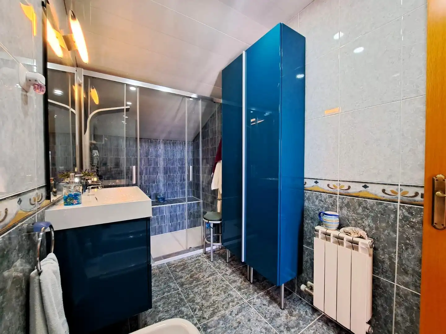 Baño de Dúplex en venta en Olesa de Montserrat con Aire acondicionado, Calefacción y Jardín privado