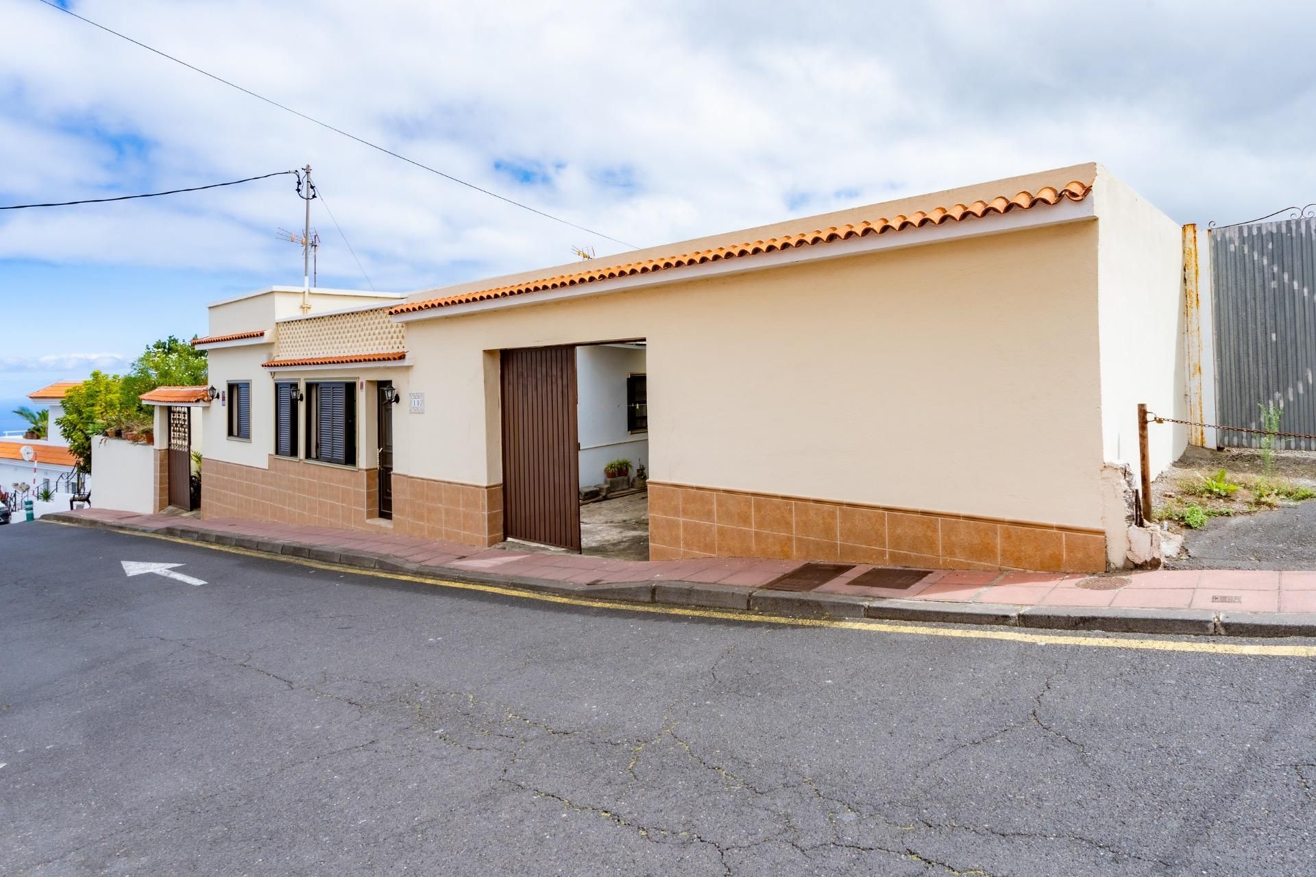 Exterior view of House or chalet for sale in El Tanque  with Terrace