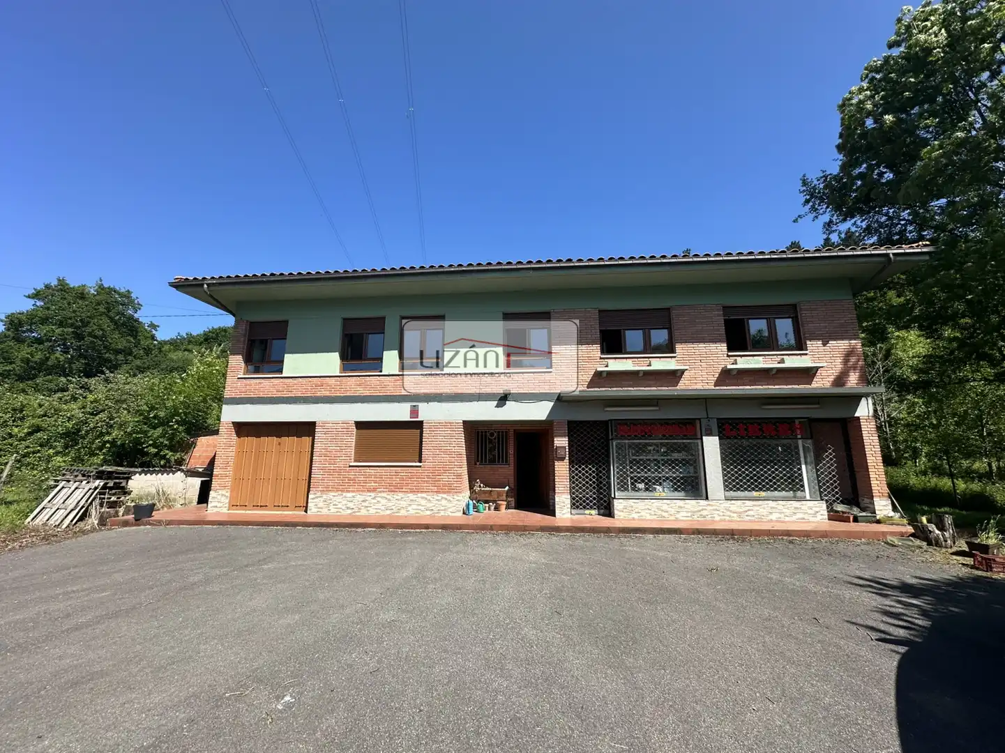 Vista exterior de Casa o xalet en venda en Siero amb Calefacció i Parquet
