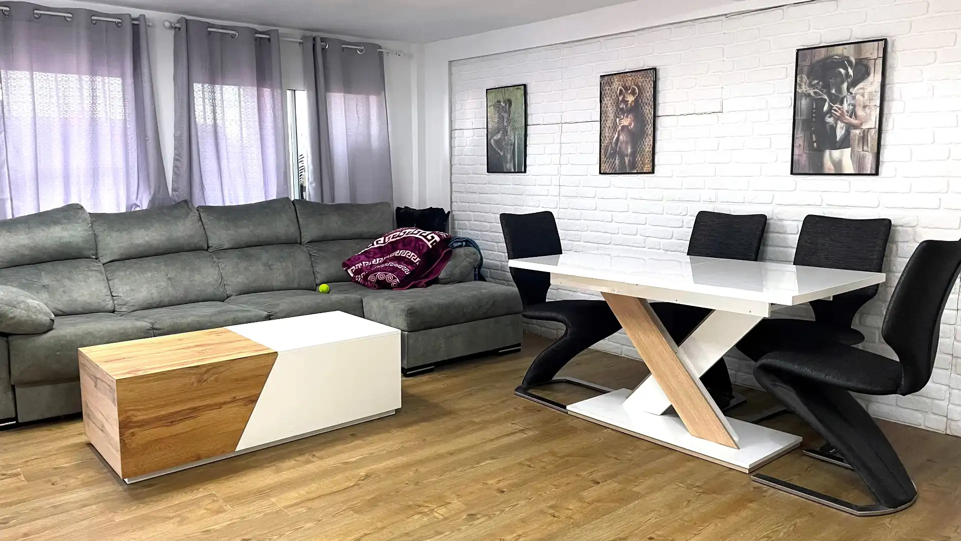 Sala d'estar de Casa o xalet en venda en Santa Cruz del Retamar amb Calefacció, Jardí privat i Terrassa