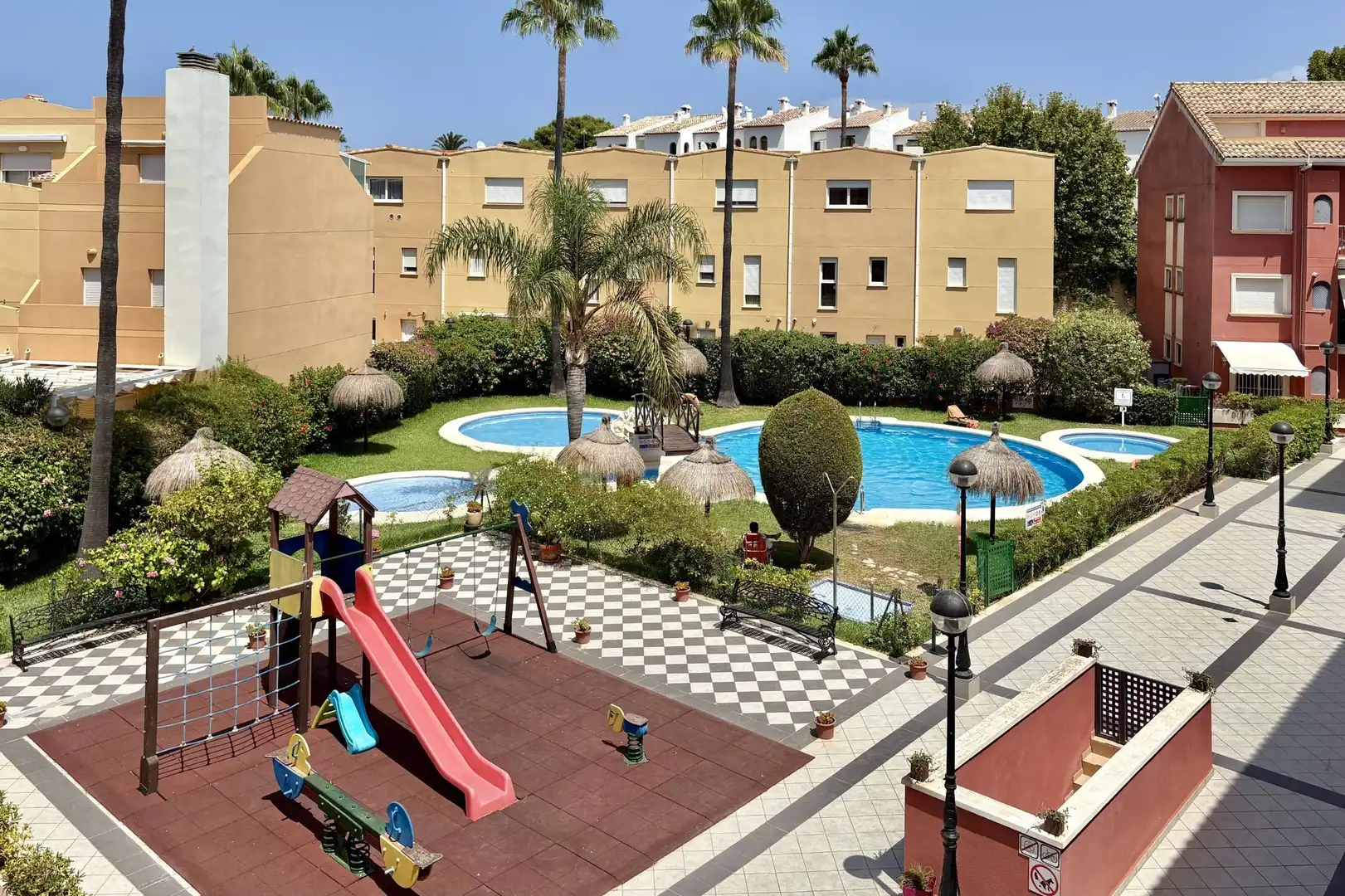 Vista exterior de Àtic en venda en Jávea / Xàbia amb Aire condicionat, Calefacció i Jardí privat