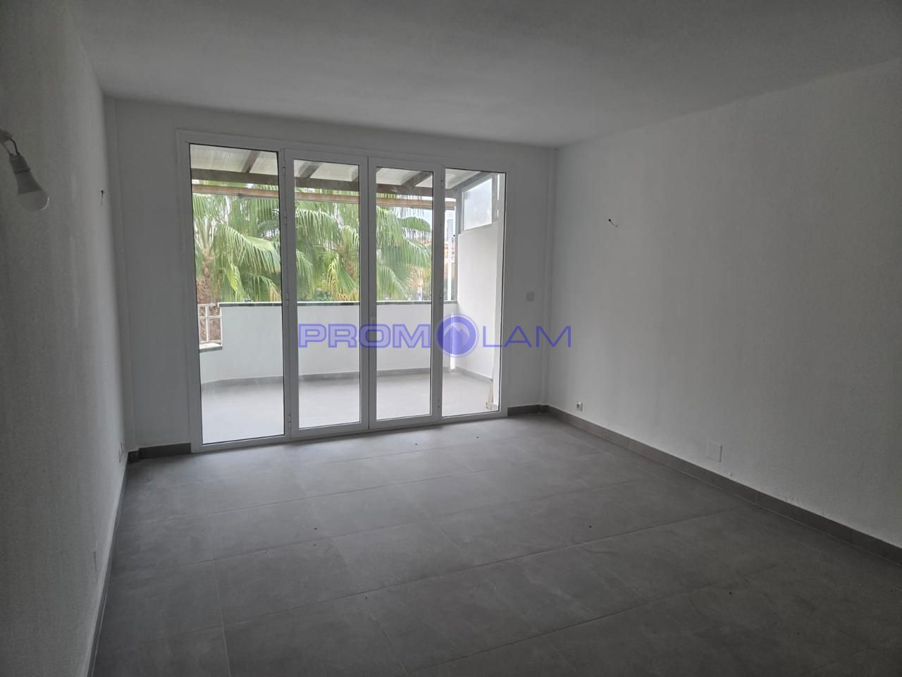 Living room of Flat for sale in Fuengirola  with Air Conditioner and Terrace