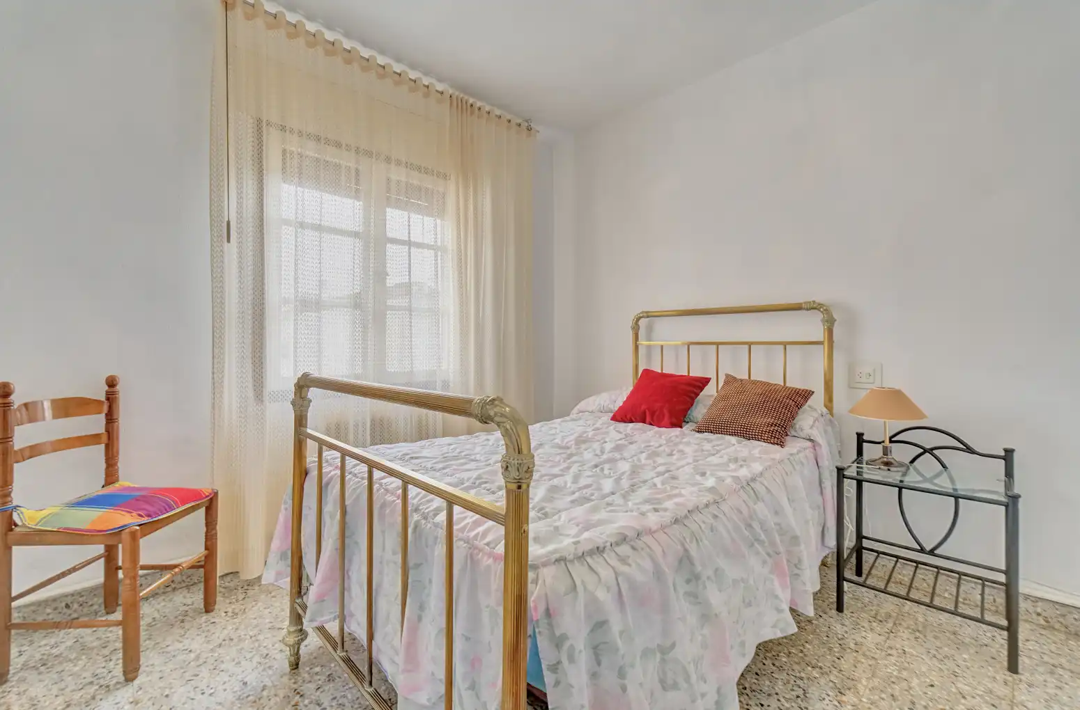 Habitación de Casa adosada en venta en Arguedas con Calefacción, Jardín privado y Terraza