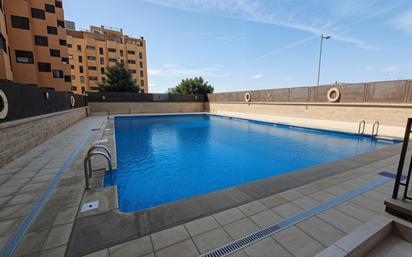 Piscina de Pis en venda en  Madrid Capital amb Aire condicionat, Calefacció i Jardí privat