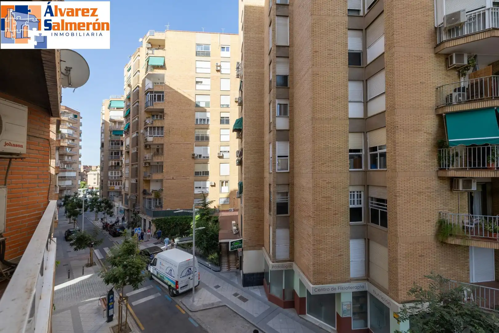 Außenansicht von Wohnung zur Miete in Granada mit Heizung, Terrasse und Möbliert