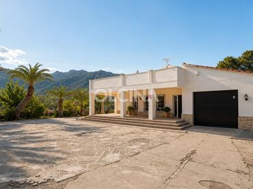 Villa con piscina in vendita a Muro de Alcoy