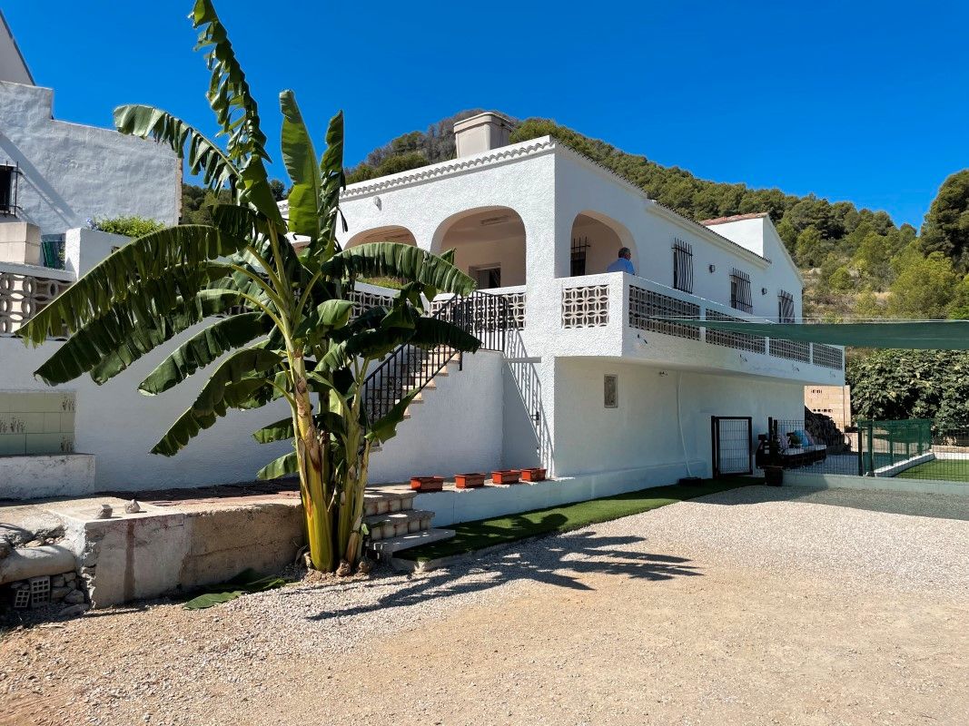 Vista exterior de Casa o chalet en venta en Palma de Gandia con Jardín privado, Piscina y Amueblado