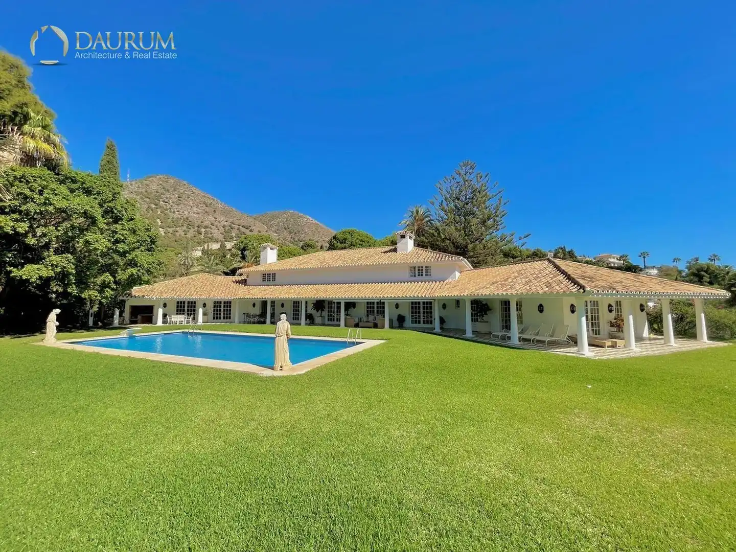 Chalet con piscina en venta en Granada, imagen 2