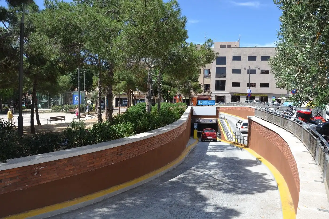 Aparcament de Garatge de lloguer en Mataró amb Alarma