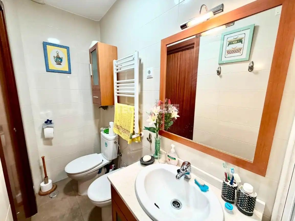 Bathroom of Flat for sale in Madrid