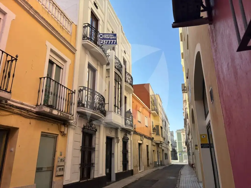 Vista exterior de Dúplex en venda en Badajoz