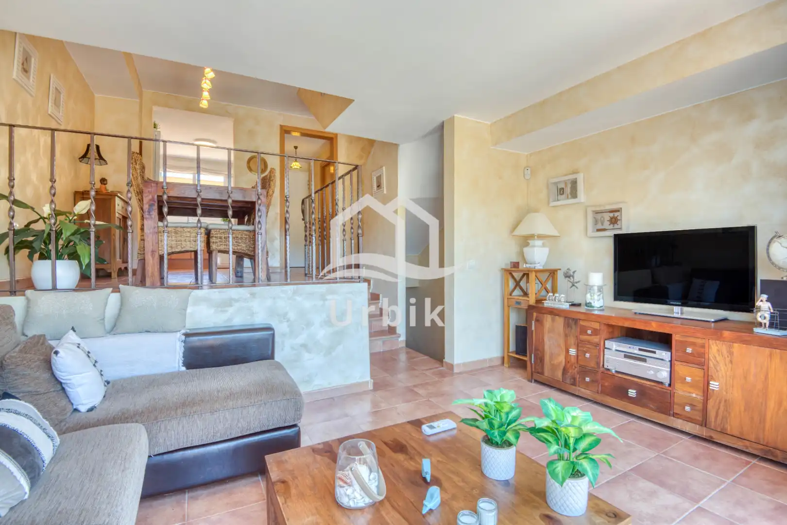 Wohnzimmer von Einfamilien-Reihenhaus zum Verkauf in Castell d'Aro, Platja d'Aro i s'Agaró mit Klimaanlage, Heizung und Terrasse