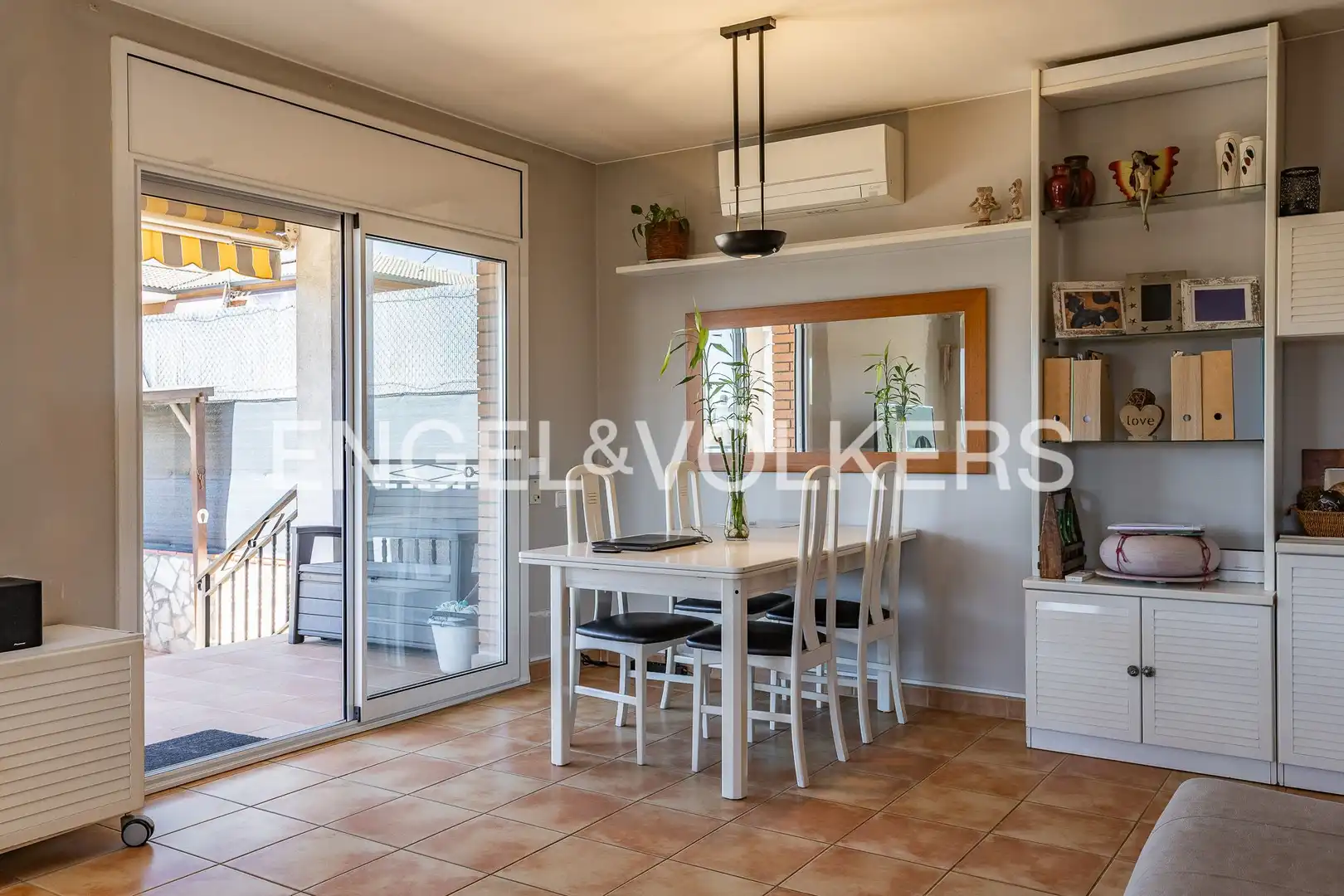 Esszimmer von Haus oder Chalet zum Verkauf in Rubí mit Klimaanlage, Heizung und Terrasse