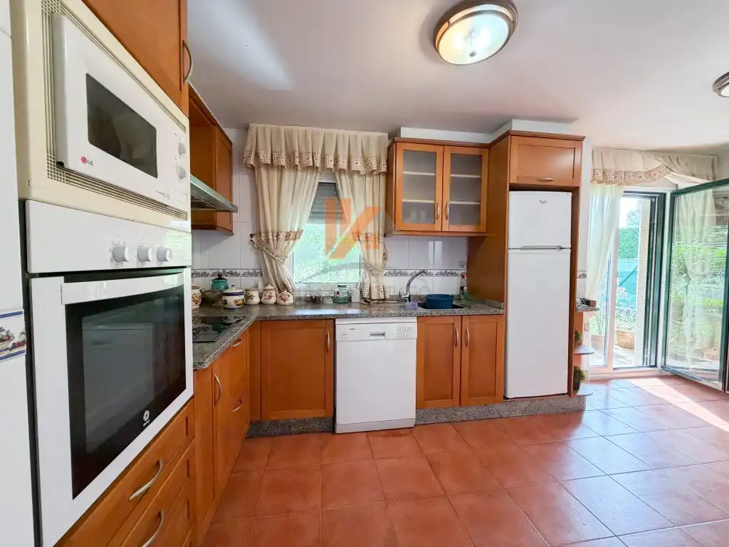 Kitchen of Detached homes for sale in Santiago de Compostela   with Heating, Private garden and Terrace