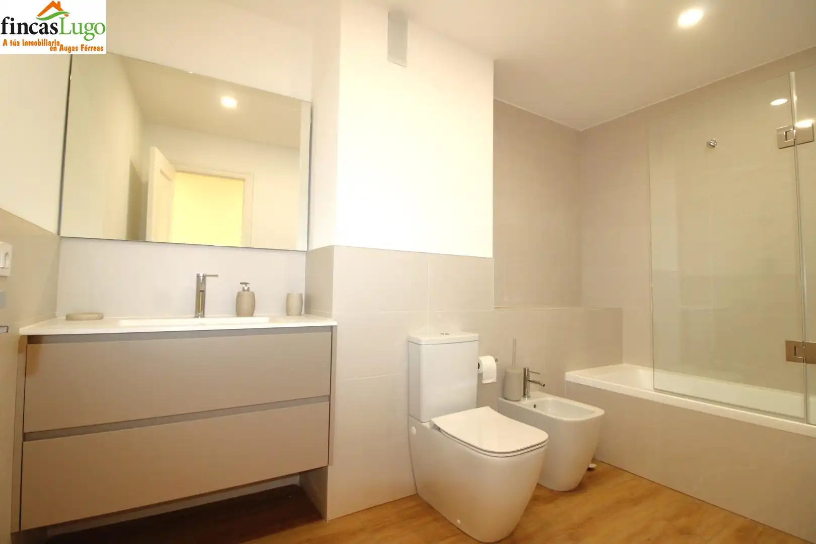 Bathroom of Flat for rent in Lugo  with Heating and Storage room