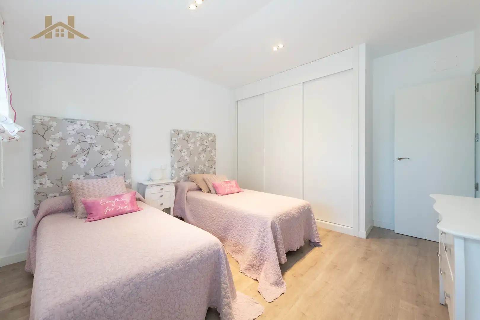Bedroom of Detached homes for sale in Boadilla del Monte  with Air Conditioner, Heating and Private garden