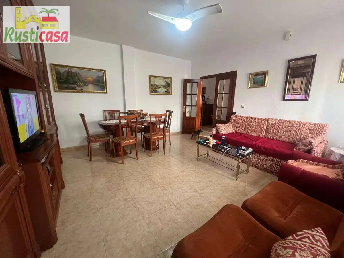 Sala de estar de Casa o chalet en venta en Baños de la Encina con Terraza, Amueblado y Balcón