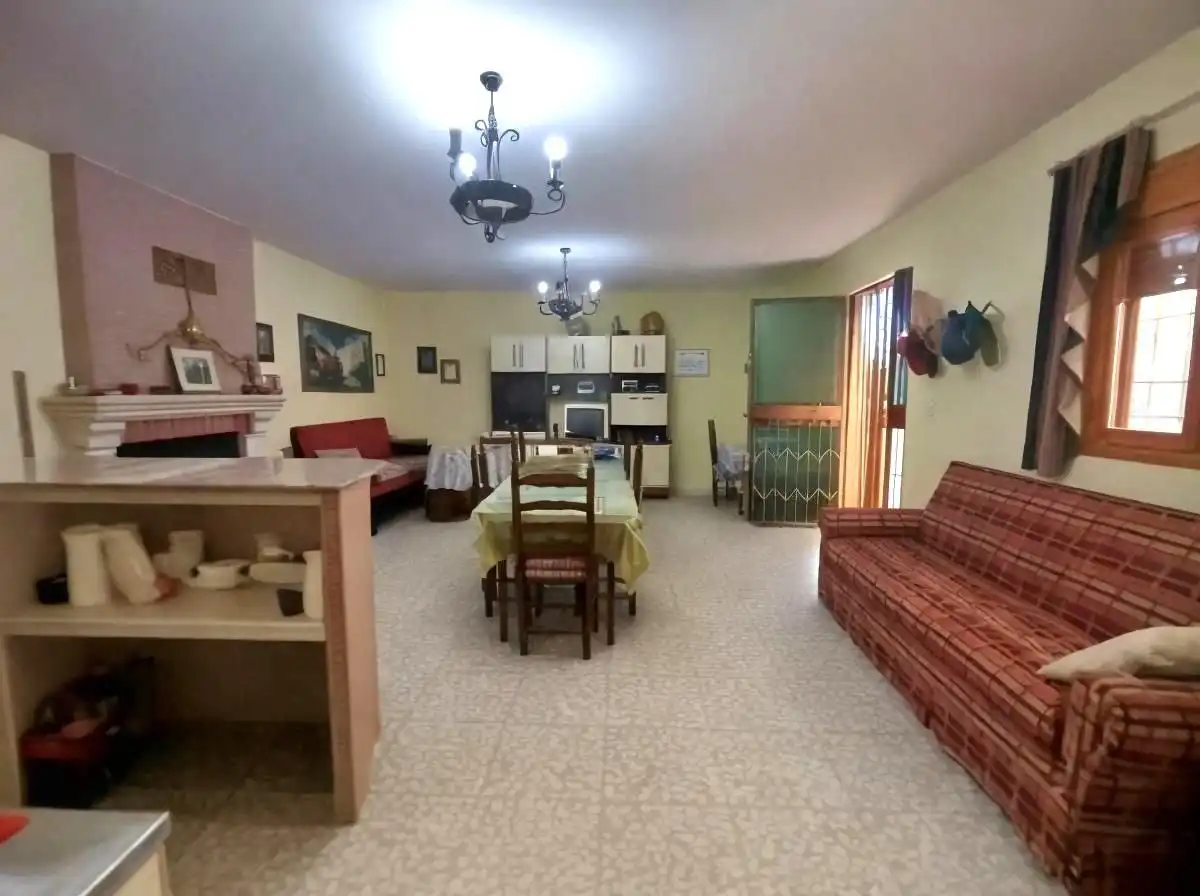 Sala de estar de Casa o chalet en venta en La Roda con Jardín privado, Terraza y Piscina