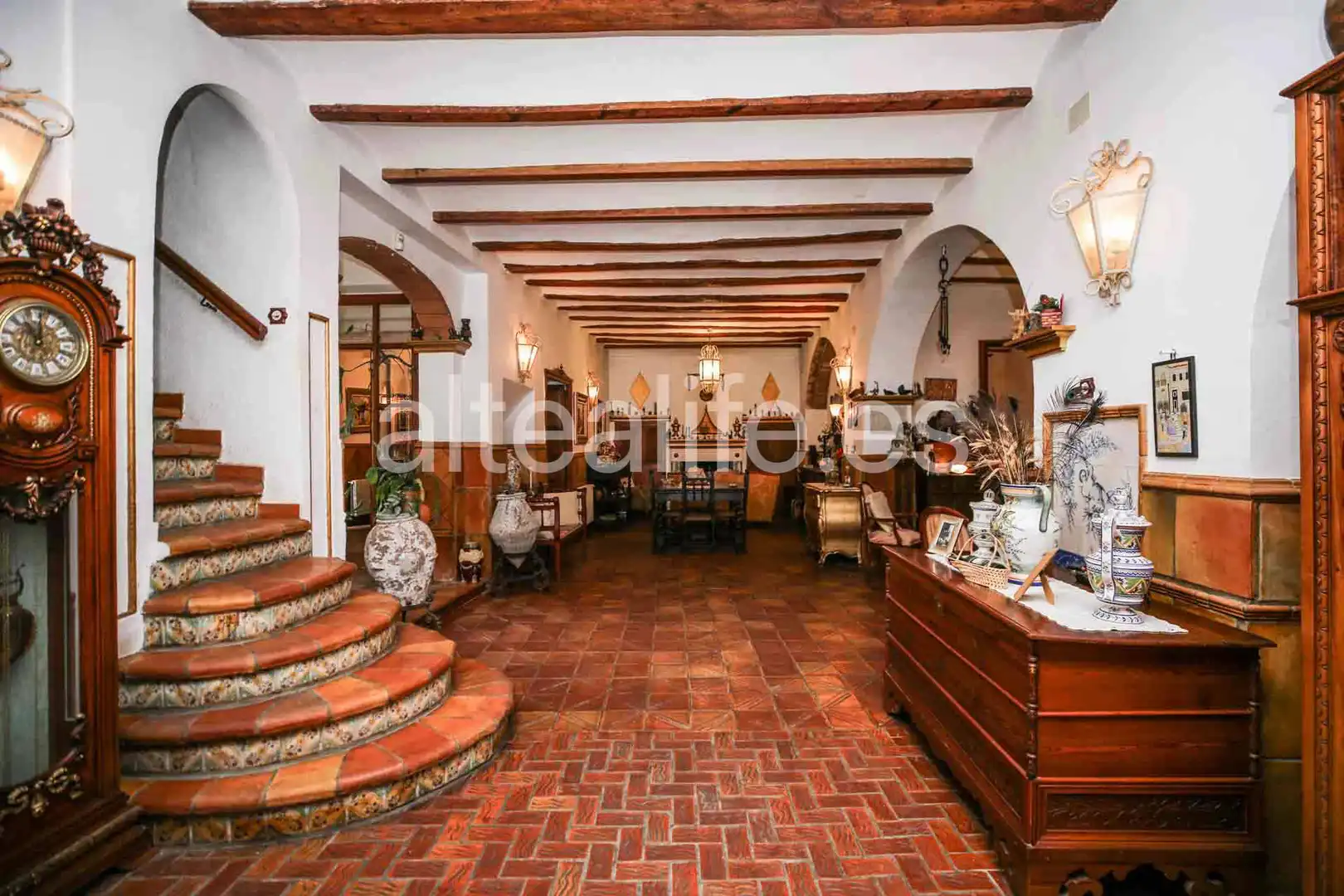 Einfamilien-Reihenhaus zum Verkauf in Gandia mit Privatgarten, Terrasse und Abstellraum
