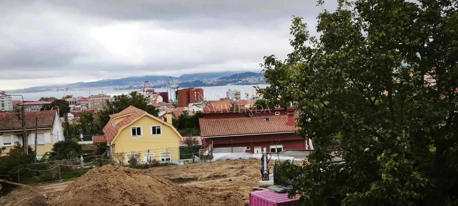 Casa adosada en venda a Frian, Teis