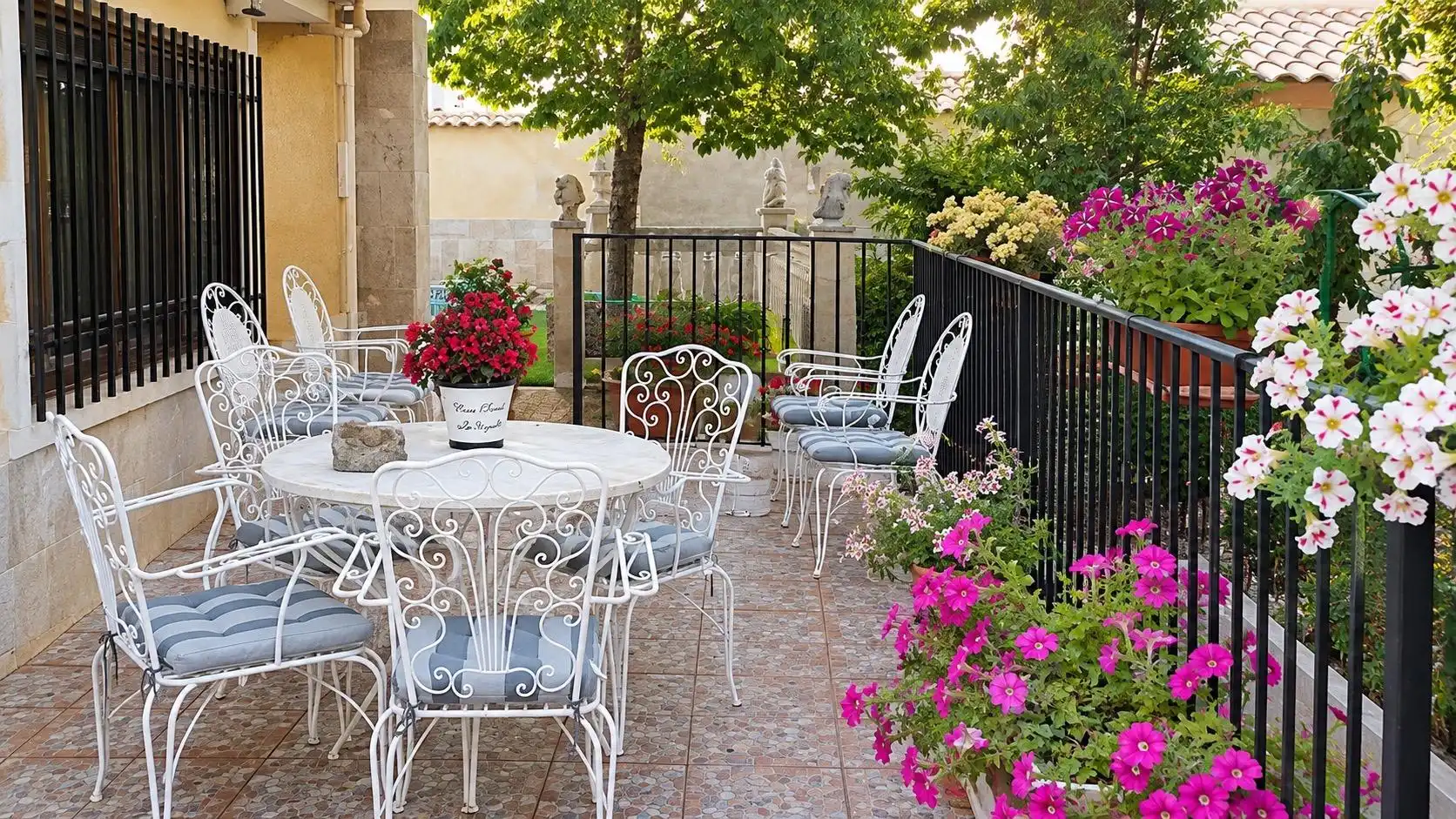 Terrassa de Finca rústica en venda en La Almarcha  amb Calefacció, Jardí privat i Piscina