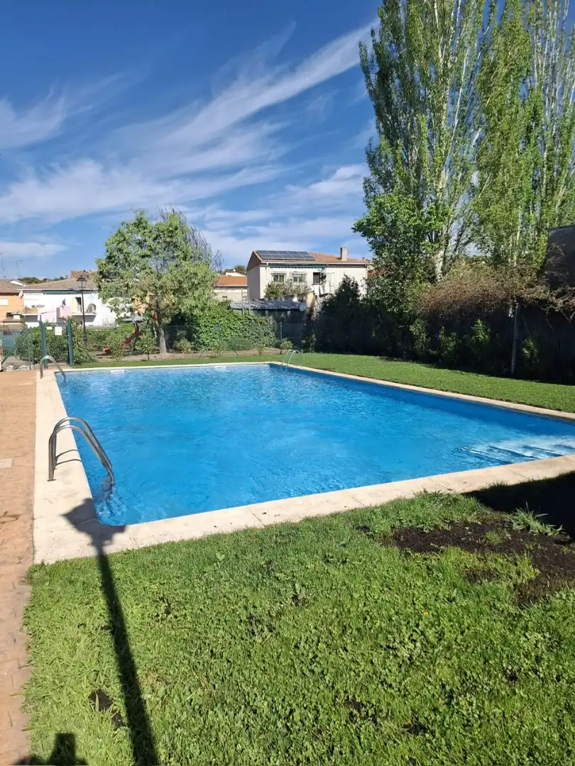 Adossat amb piscina en venda a Calle de la Fragua, imagen 28