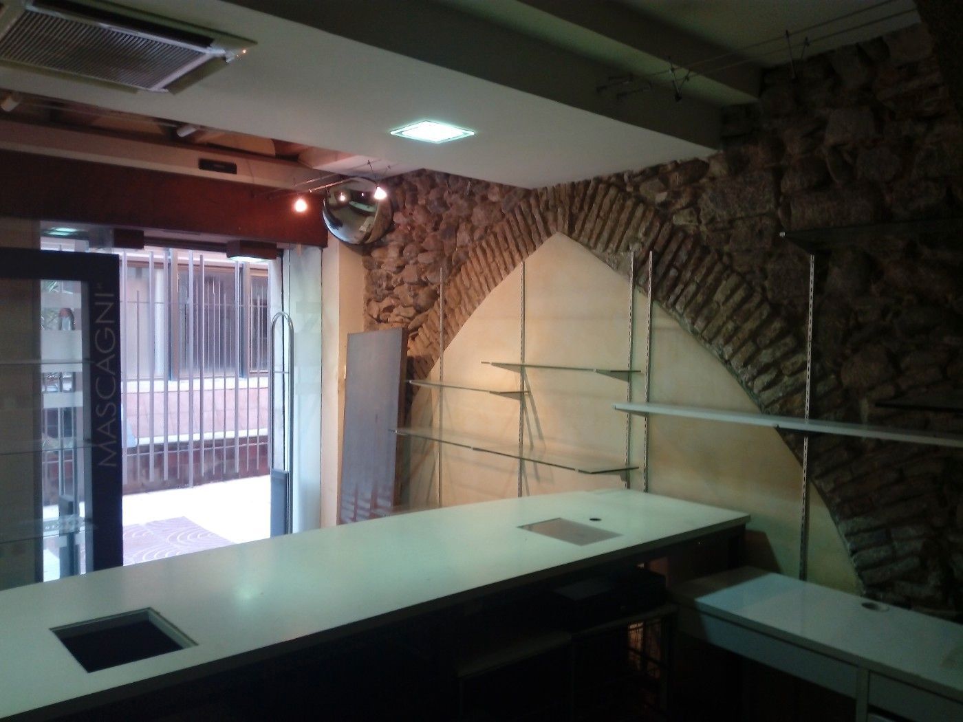 Premises to rent in Centre