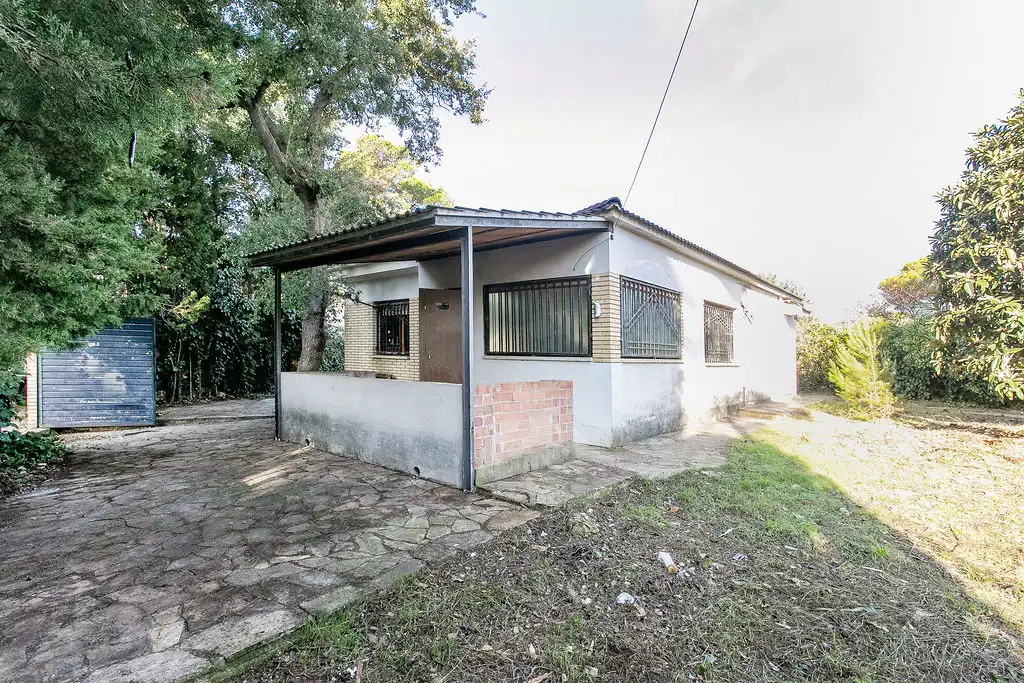 Vista exterior de Casa o xalet en venda en Carme, Barcelona