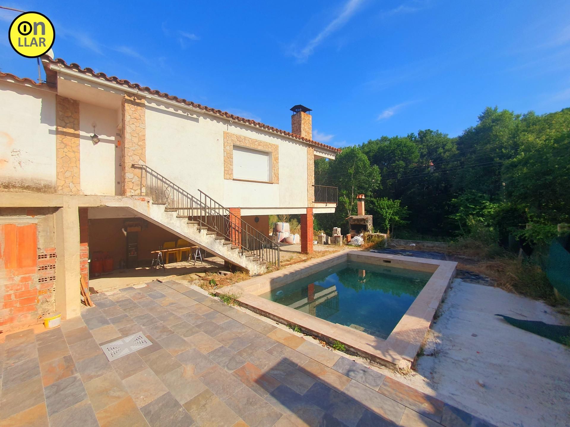 Piscina de Casa o xalet en venda en Riells i Viabrea amb Jardí privat, Terrassa i Traster