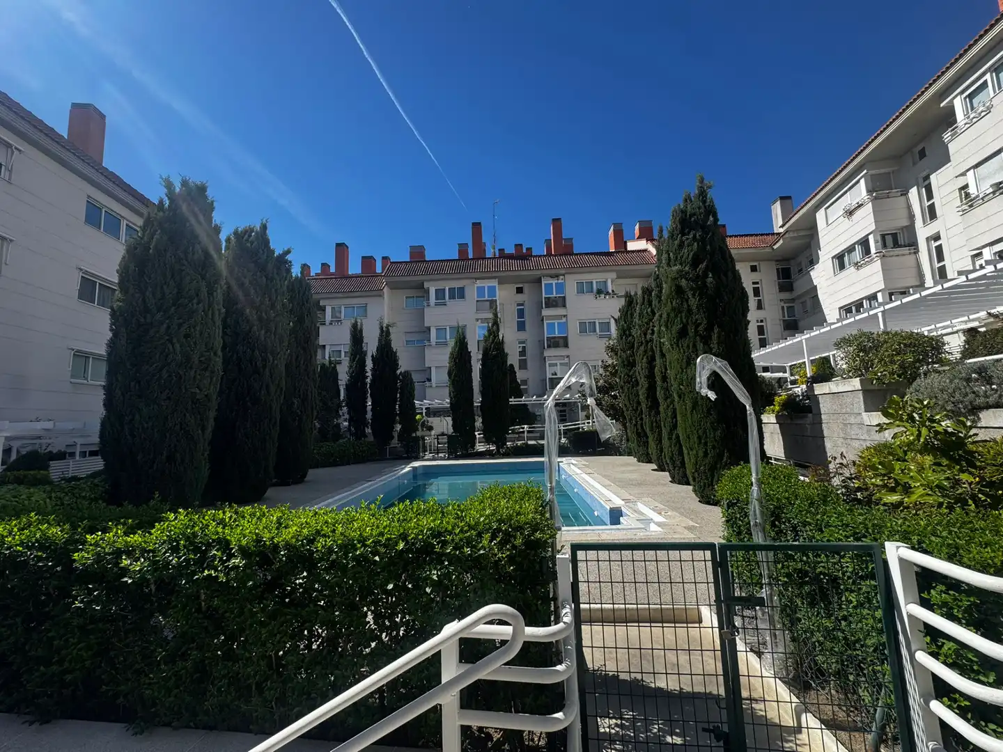 Exterior view of Ground floor for sale in  Madrid Capital  with Terrace, Storage room and Community pool