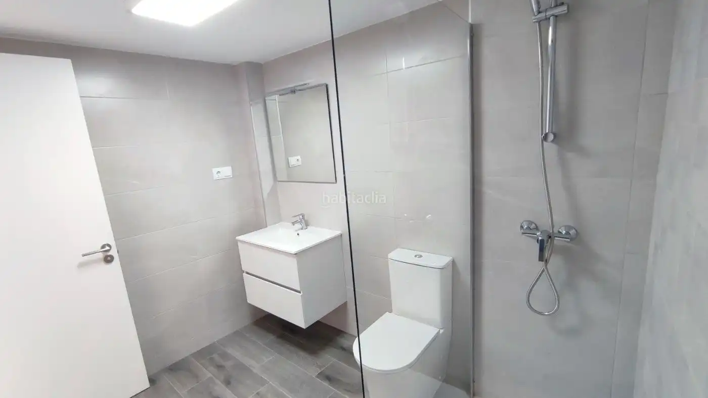 Piso con ascensor en alquiler en Carrer Llevant 16, imagen 6