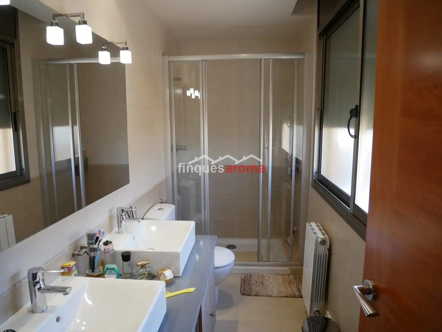 Baño de Casa adosada en venta en Valls con Aire acondicionado, Calefacción y Jardín privado