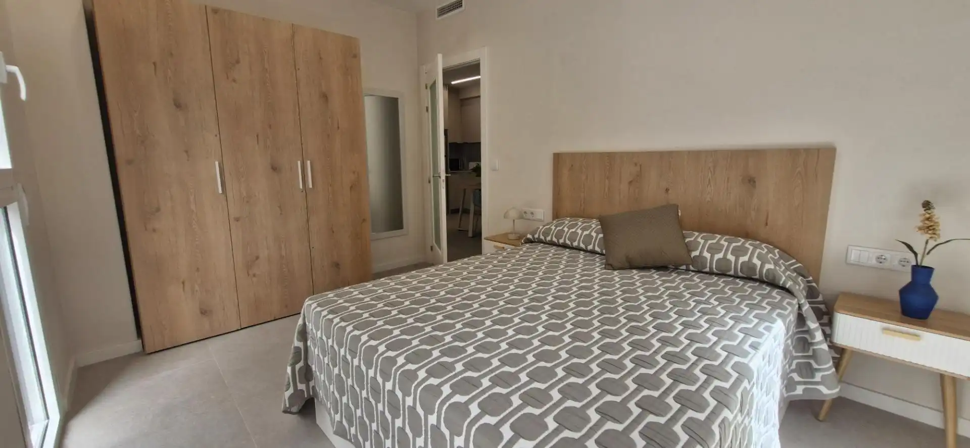 Habitación de Piso de alquiler en Elche / Elx con Aire acondicionado, Parquet y Trastero