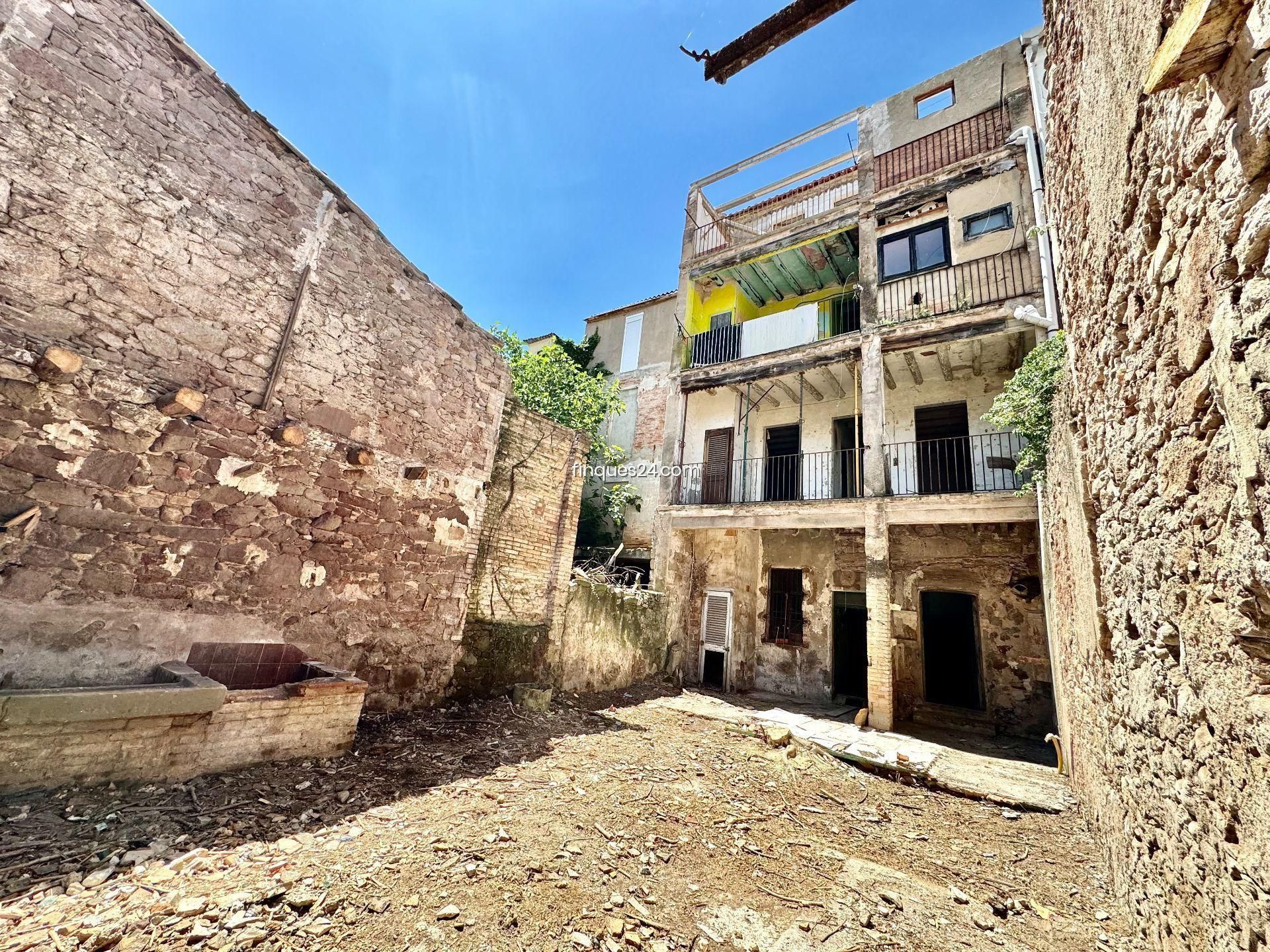 Exterior view of Building for sale in Artés