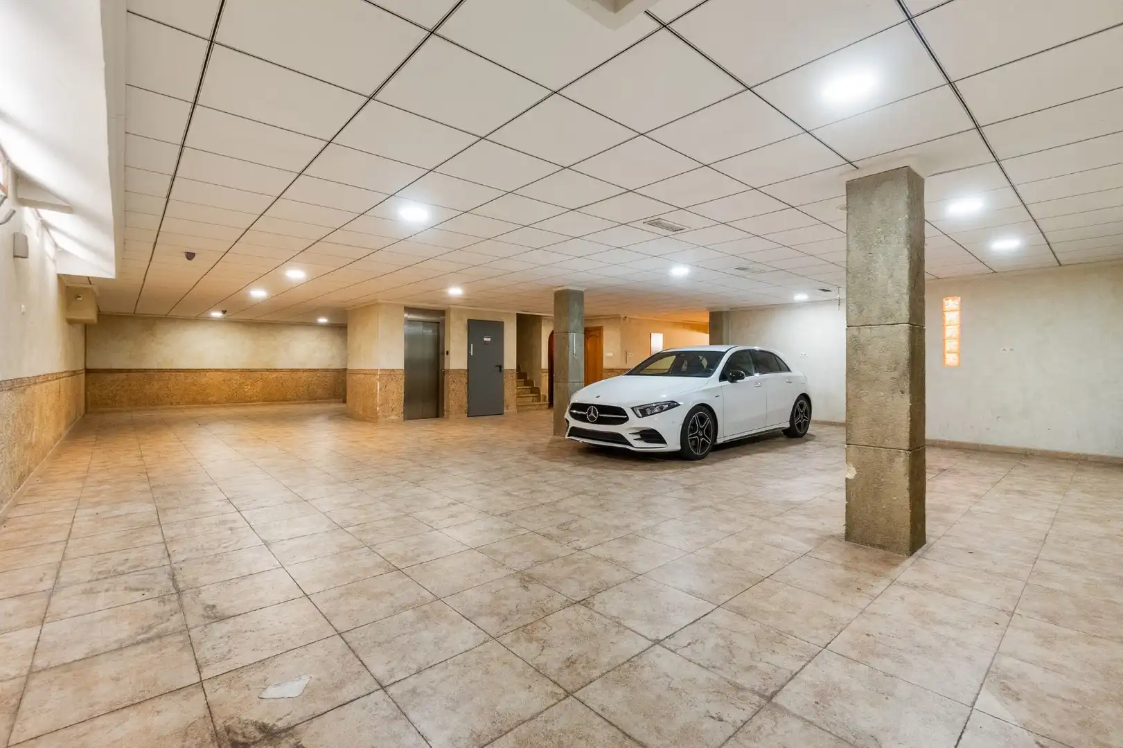 Parking de Casa o chalet en venta en Orihuela con Aire acondicionado, Jardín privado y Terraza