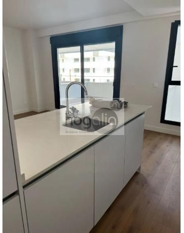 Kitchen of Flat to rent in  Sevilla Capital  with Air Conditioner, Terrace and Storage room