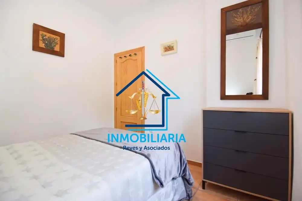 Dormitori de Casa o xalet en venda en Córdoba amb Aire condicionat, Terrassa i Piscina