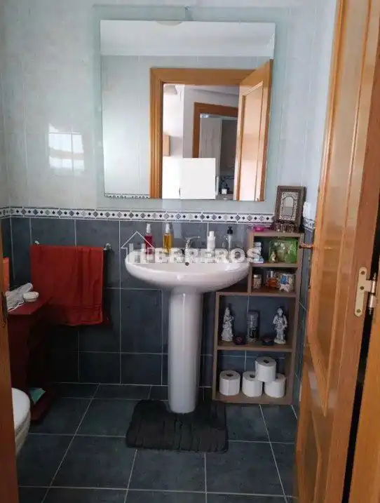 Bany de Casa adosada en venda en Alesanco amb Calefacció, Parquet i Terrassa