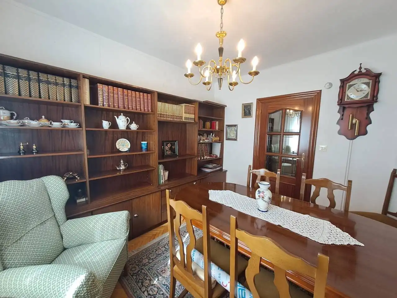 Comedor de Piso en venta en Burgos con Calefacción y Trastero