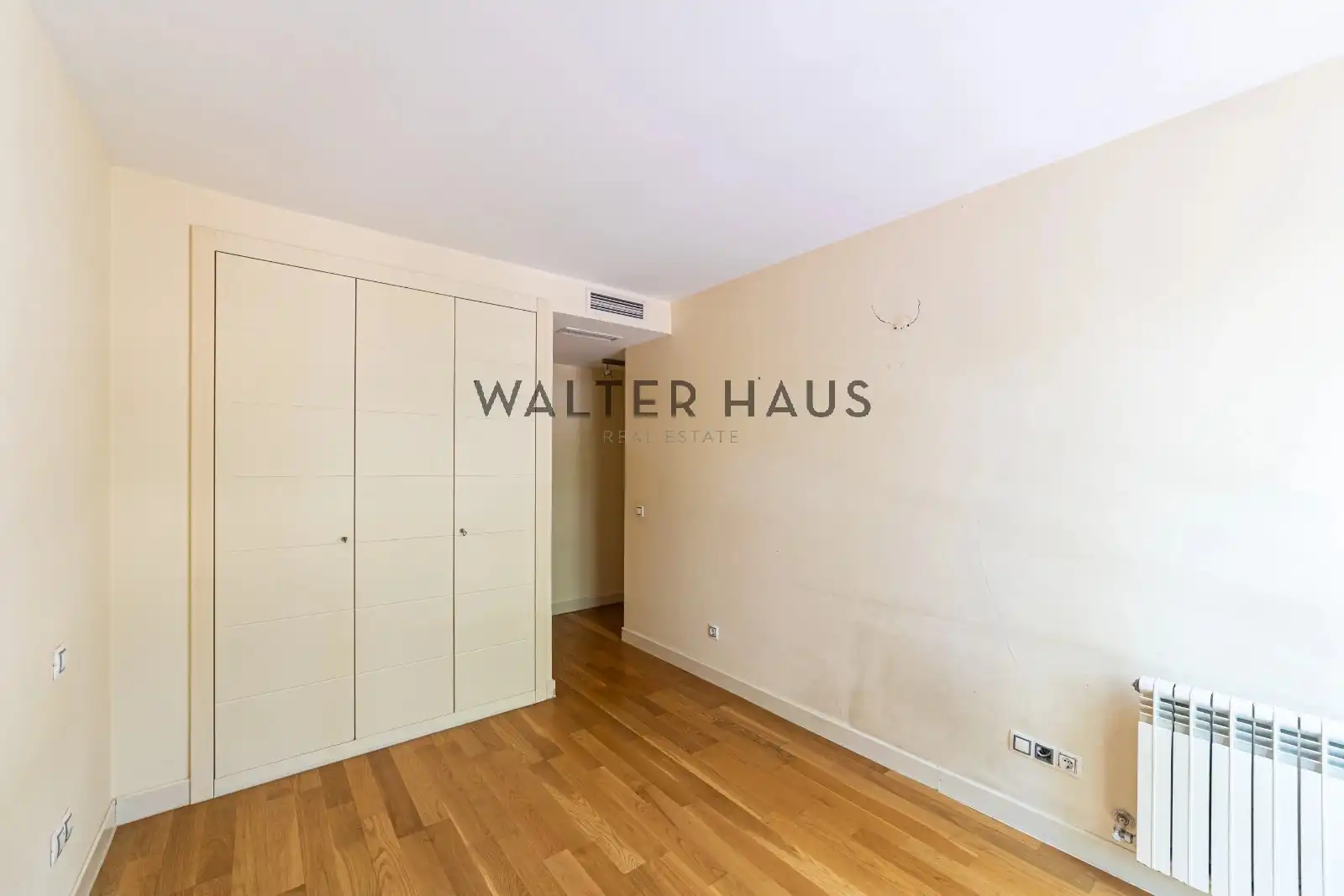 Flat for sale in Madrid  with Air Conditioner, Heating and Storage room