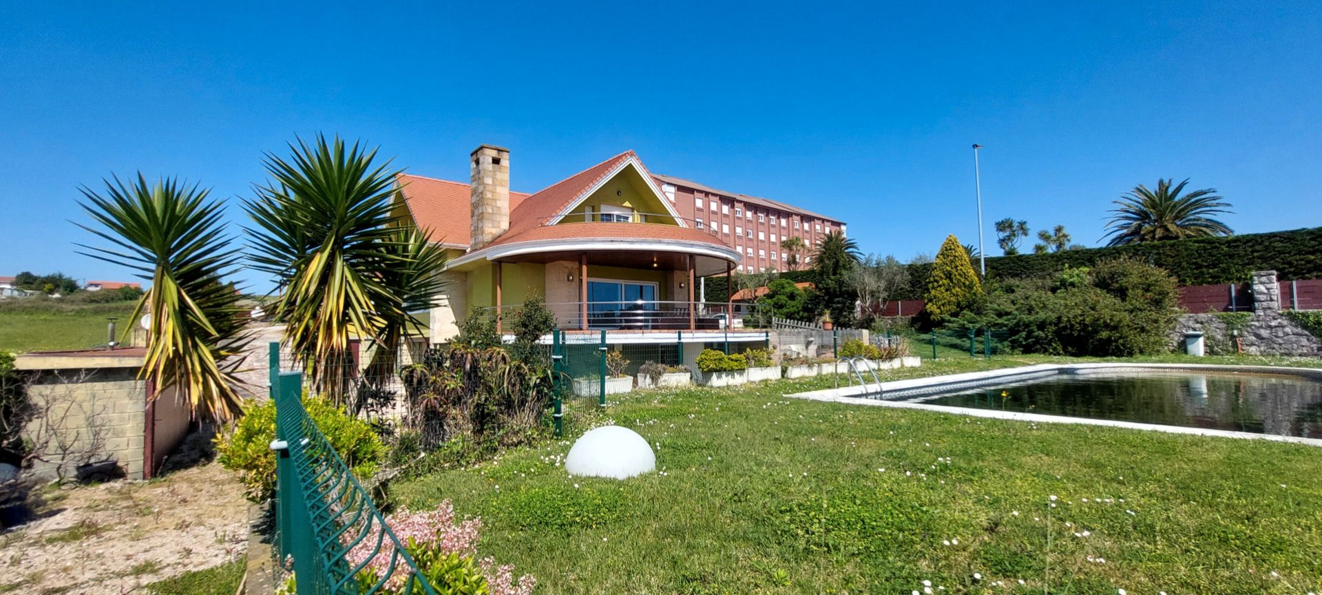 Exterior view of House or chalet for sale in Santander  with Air Conditioner, Heating and Private garden
