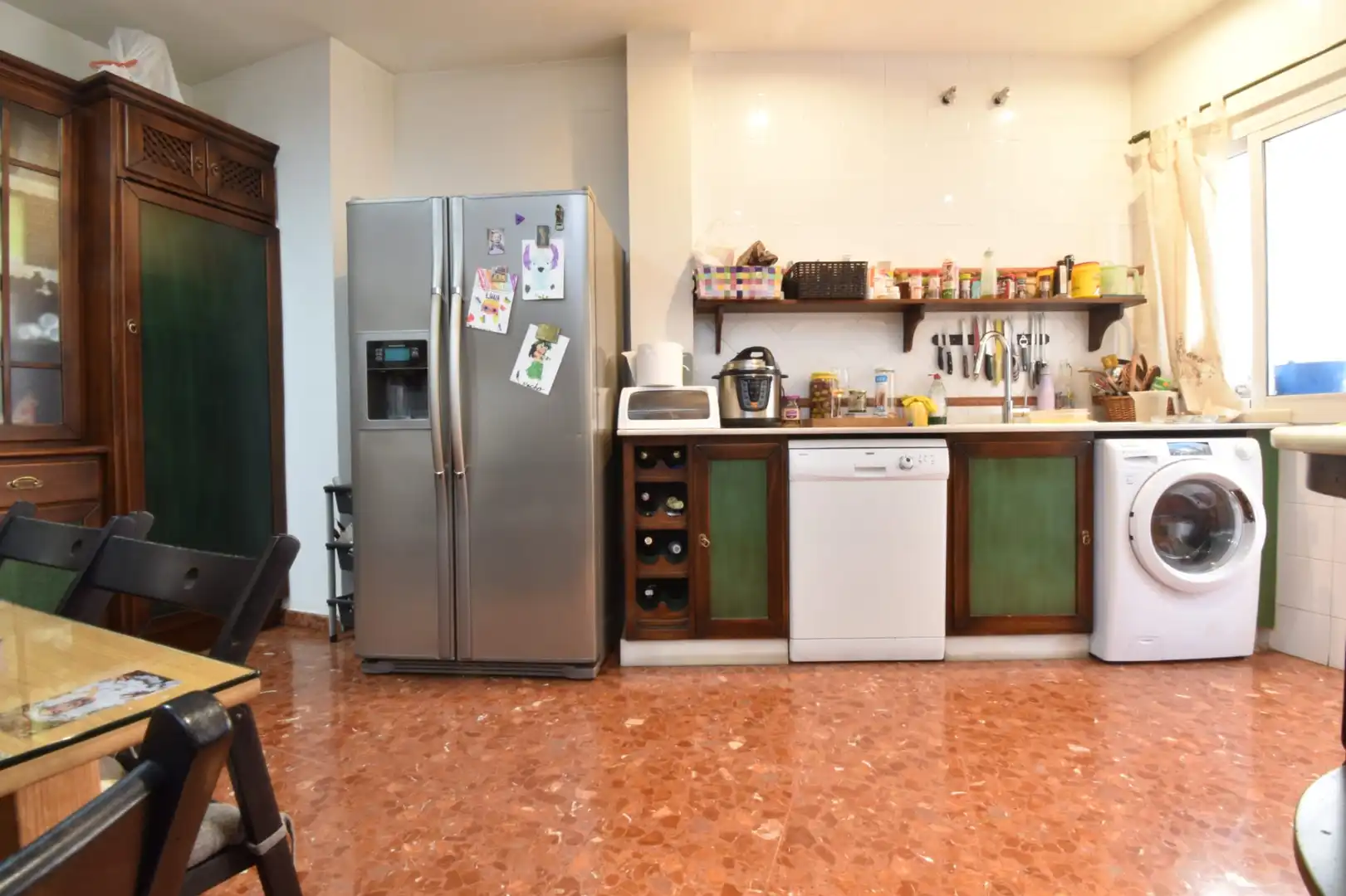 Cuina de Casa adosada en venda en Alcalá de Guadaira amb Terrassa i Balcó