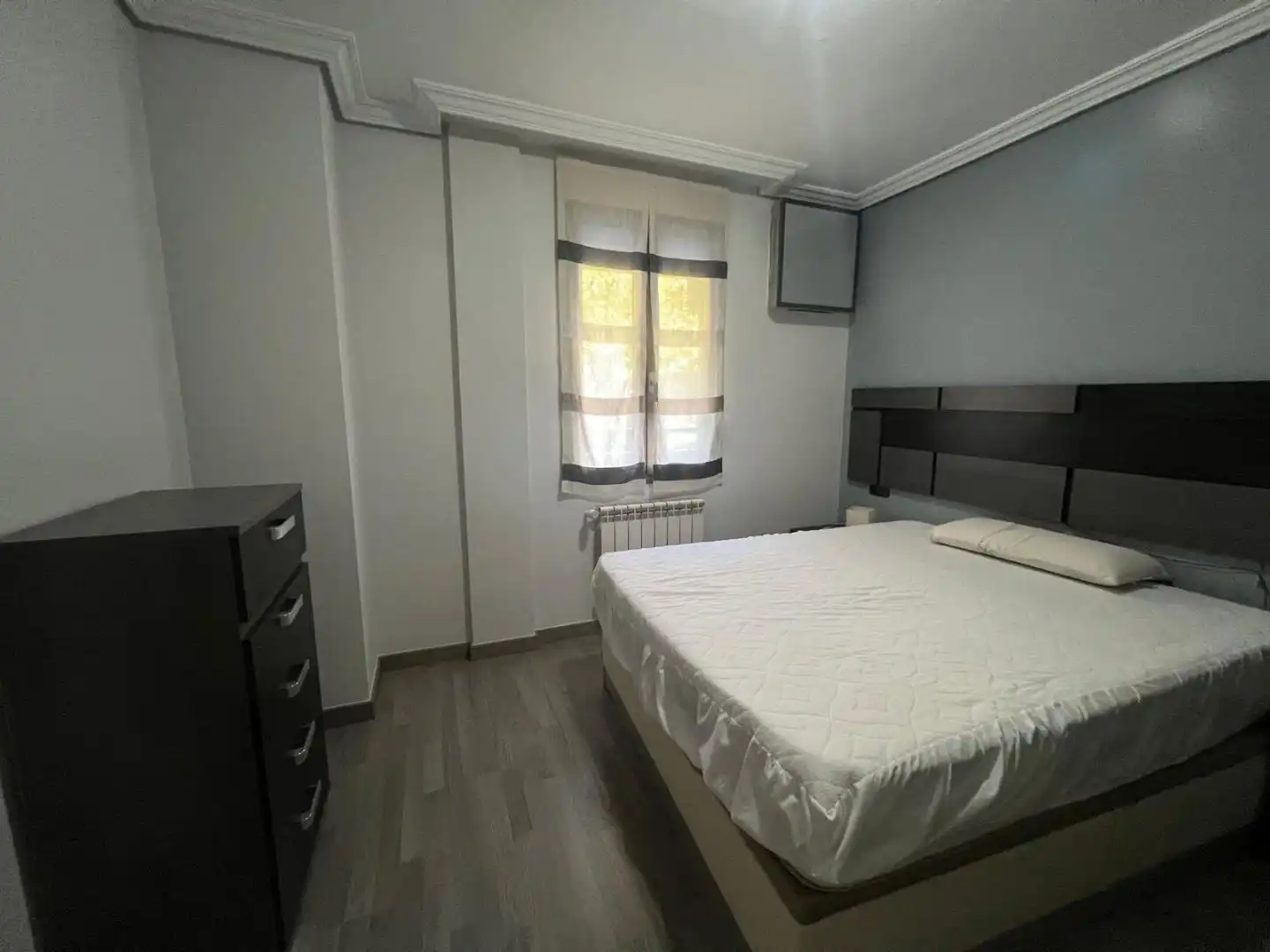 Schlafzimmer von Wohnung zur Miete in Albacete mit Klimaanlage, Abstellraum und Möbliert